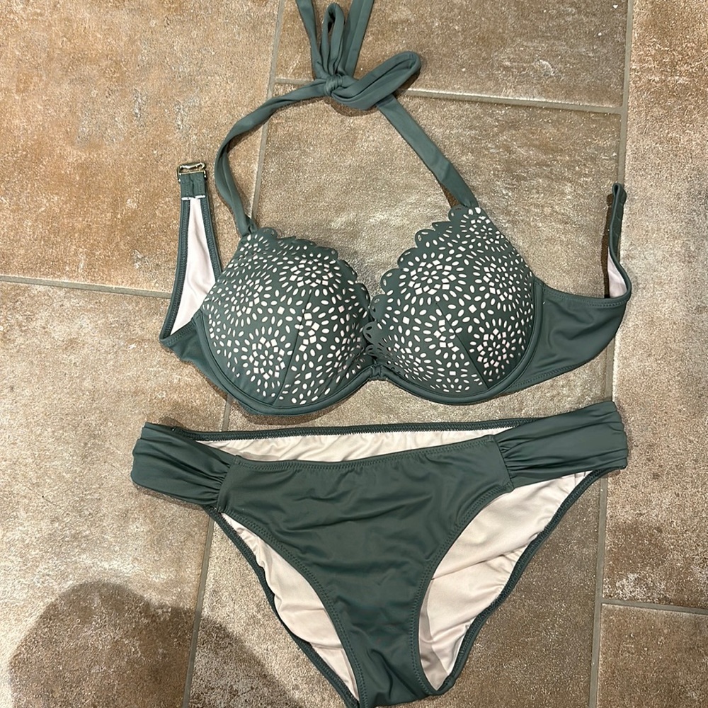 Swim suit